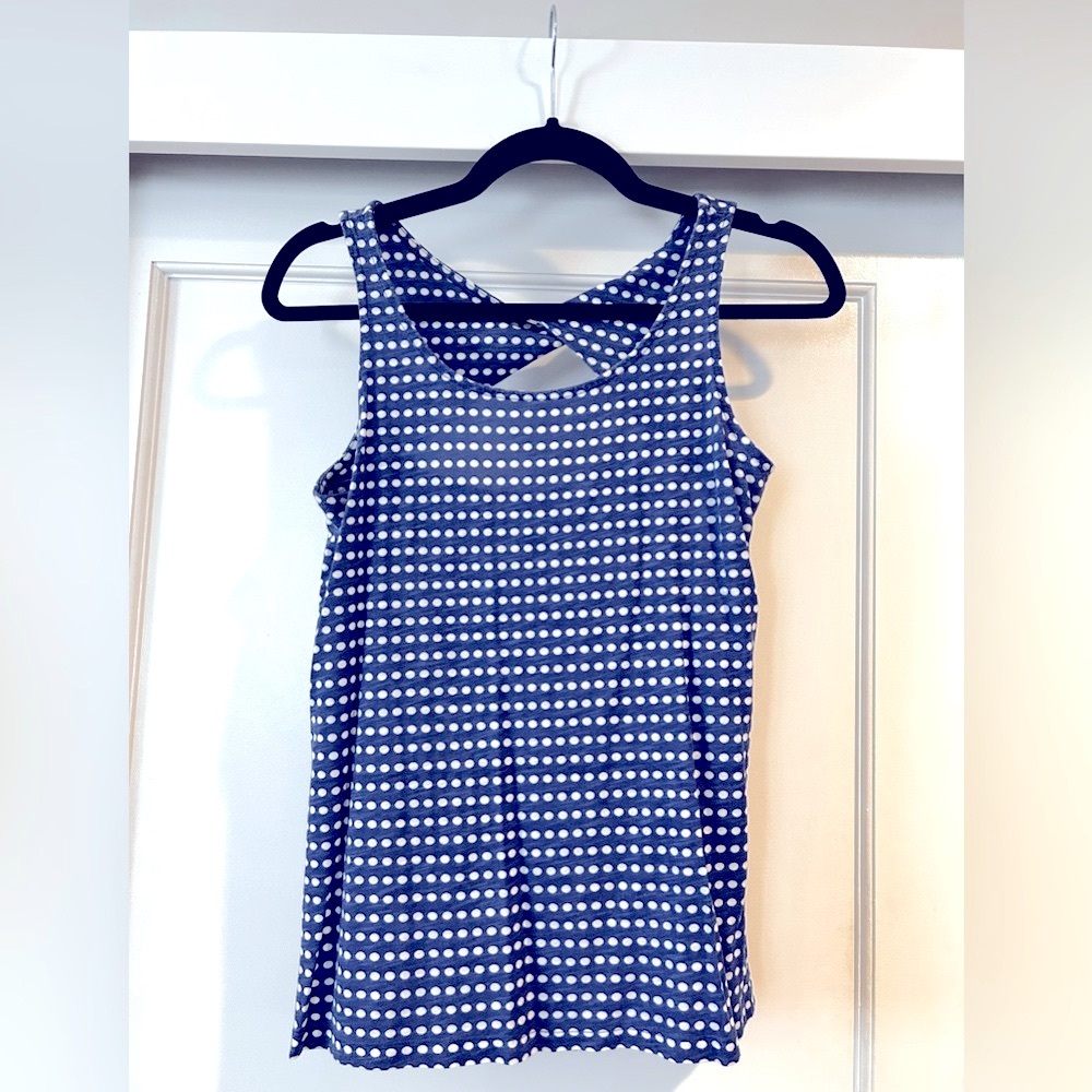 🇺🇸 Old Navy Blue and White Dotted Fitted Tank Top with Twist Back in Size Small